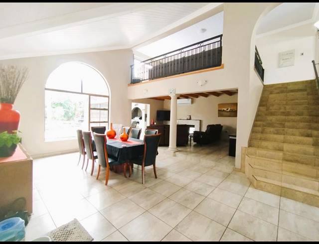 4 BEDROOM HOUSE FOR SALE IN SONNEVELD